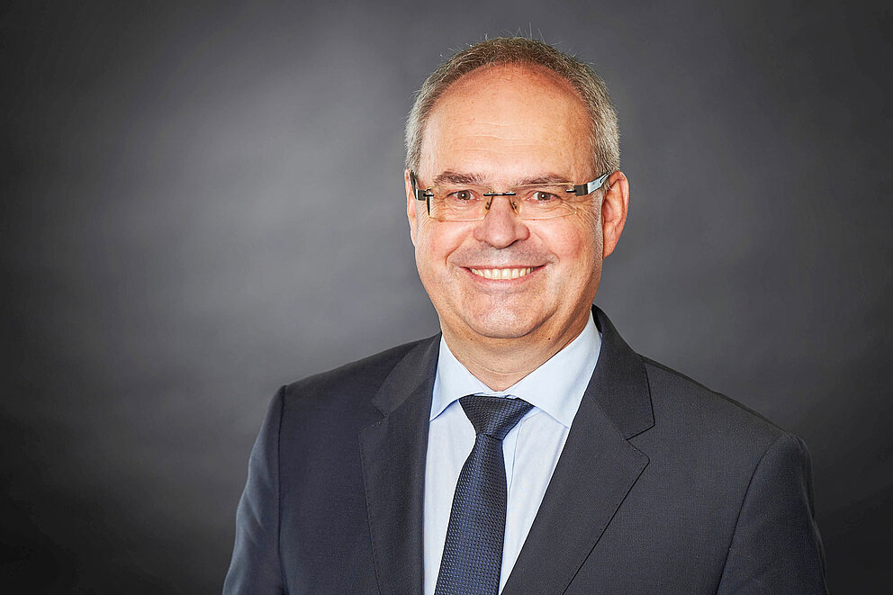 Portrait von Prof. Dr.-Ing. Jürgen Fleischer, Beratungspartner von Transformationswissen BW.