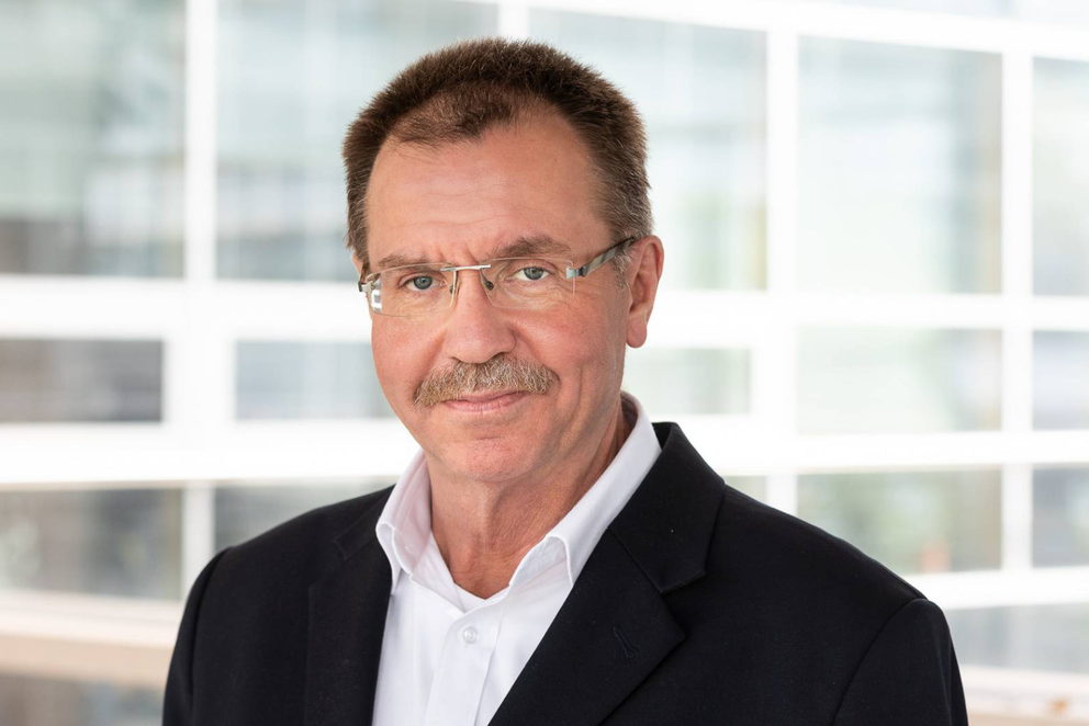 Portrait von Dr.-Ing. Jürgen Henke, Beratungspartner von Transformationswissen BW.